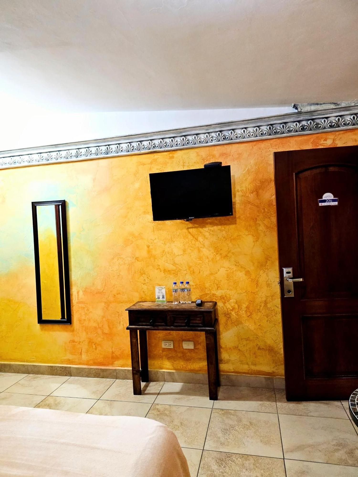 Antigua Inn Hotel Гватемала Экстерьер фото